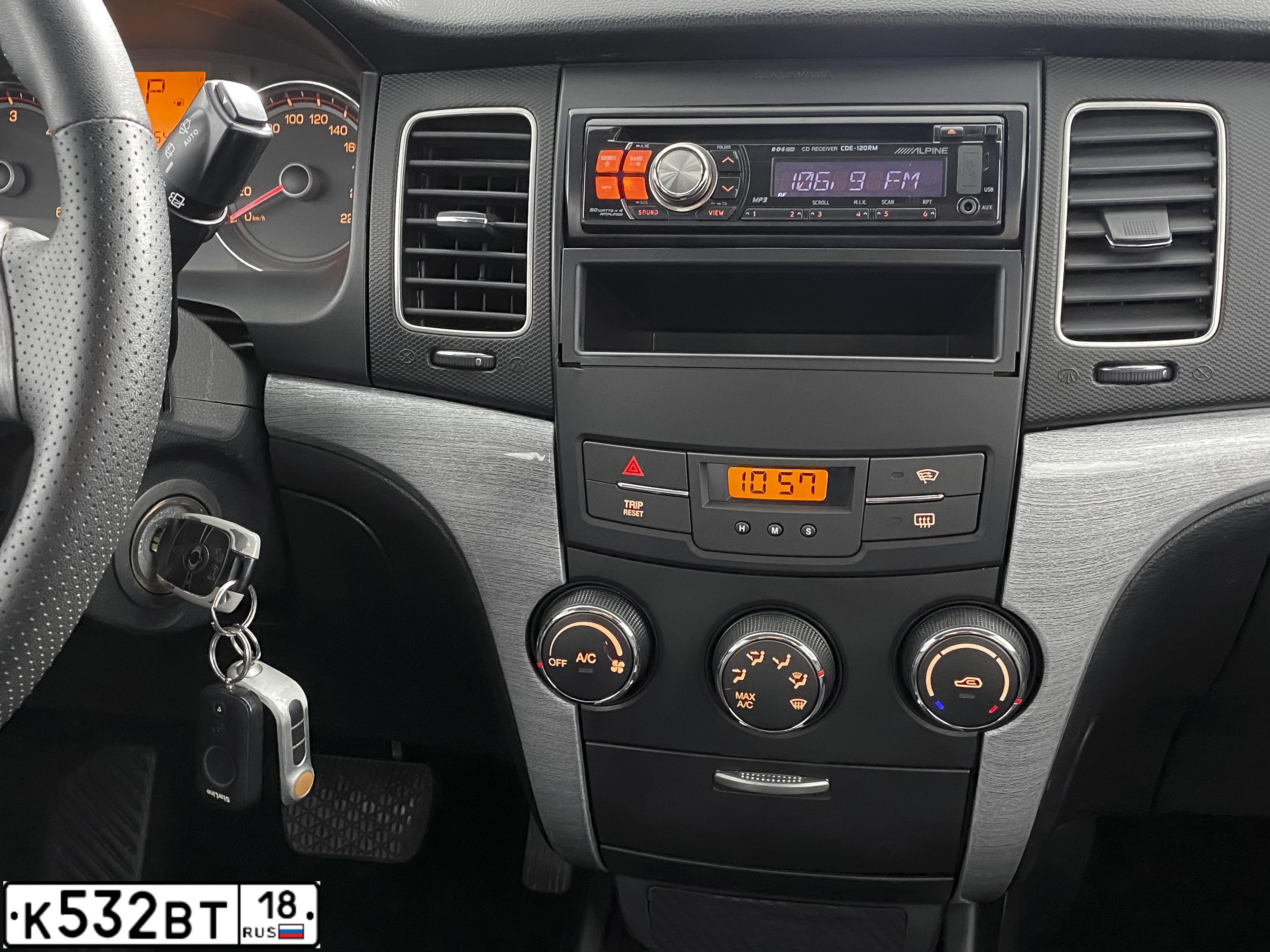 Фото автомобиля SSANGYONG ACTYON, 2012 — госномер В102ЕЕ252. Цвет: СЕРЕБРИСТЫЙ