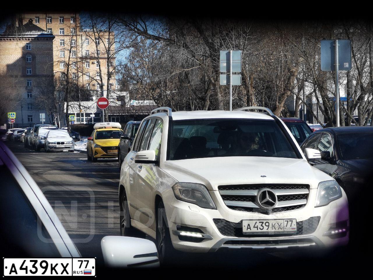Фото автомобиля MERCEDES C-KLASSE, 2013 — госномер А439КХ77. Цвет: БЕЛЫЙ