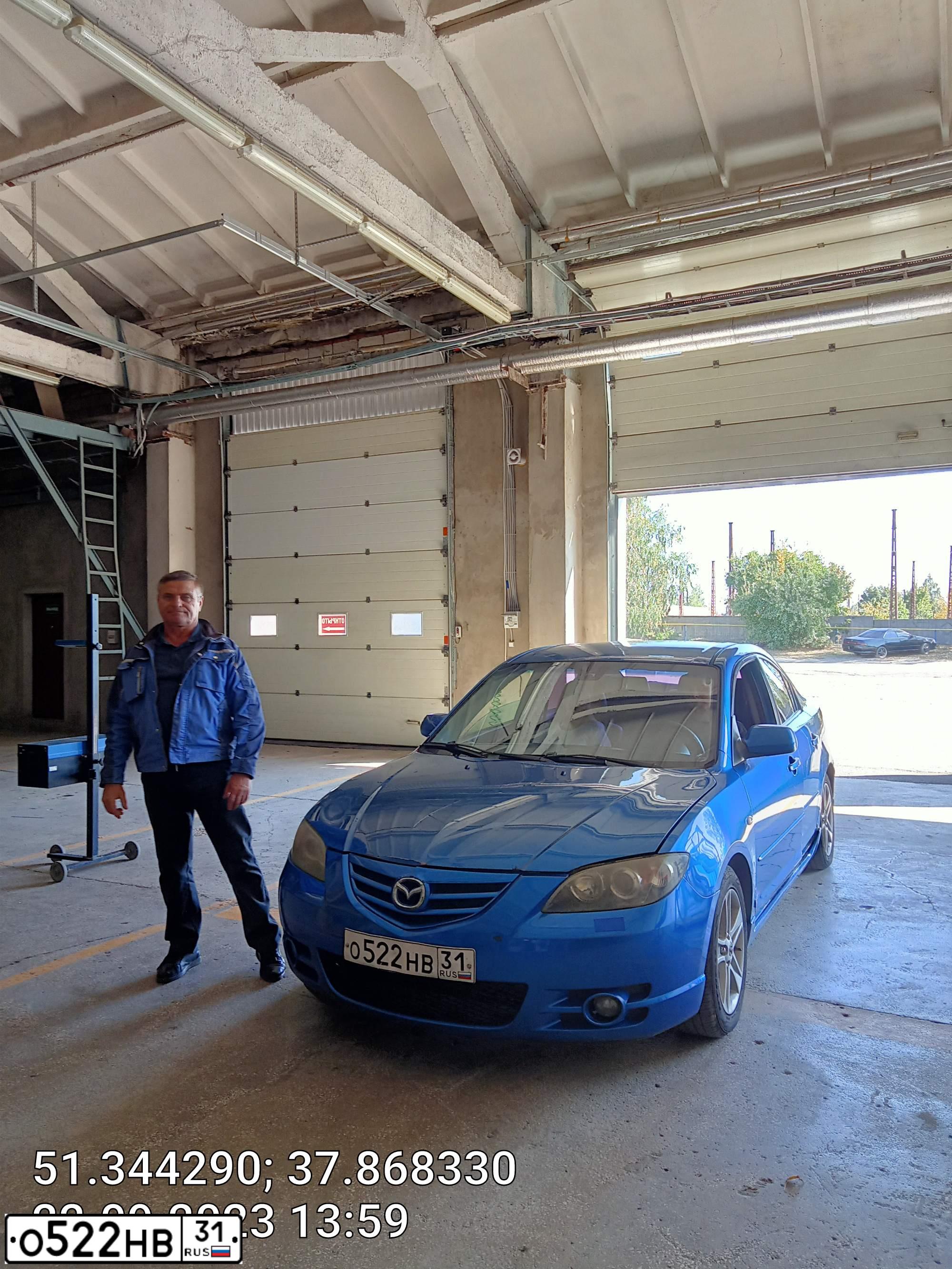 Фото автомобиля MAZDA 3, 2005 — госномер О522НВ31. Цвет: СИНИЙ