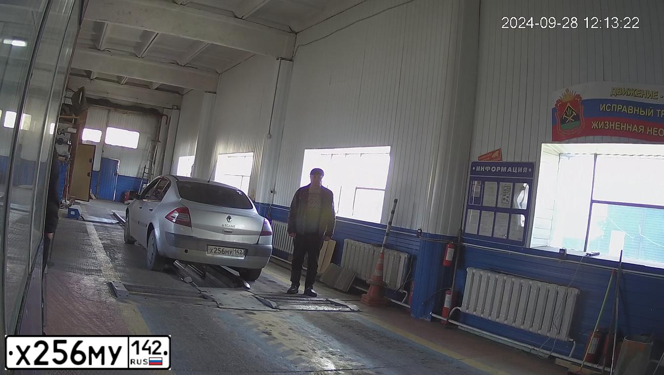 Фото автомобиля RENAULT MEGANE, 2007 — госномер Х256МУ142. Цвет: СВЕТЛО-СЕРО ГОЛУБОЙ