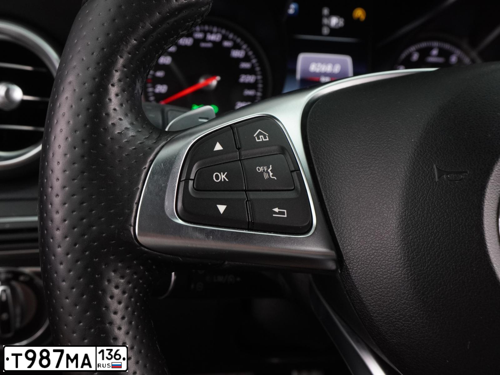 Фото автомобиля MERCEDES C-KLASSE, 2014 — госномер О248ОУ60. Цвет: Серебристый