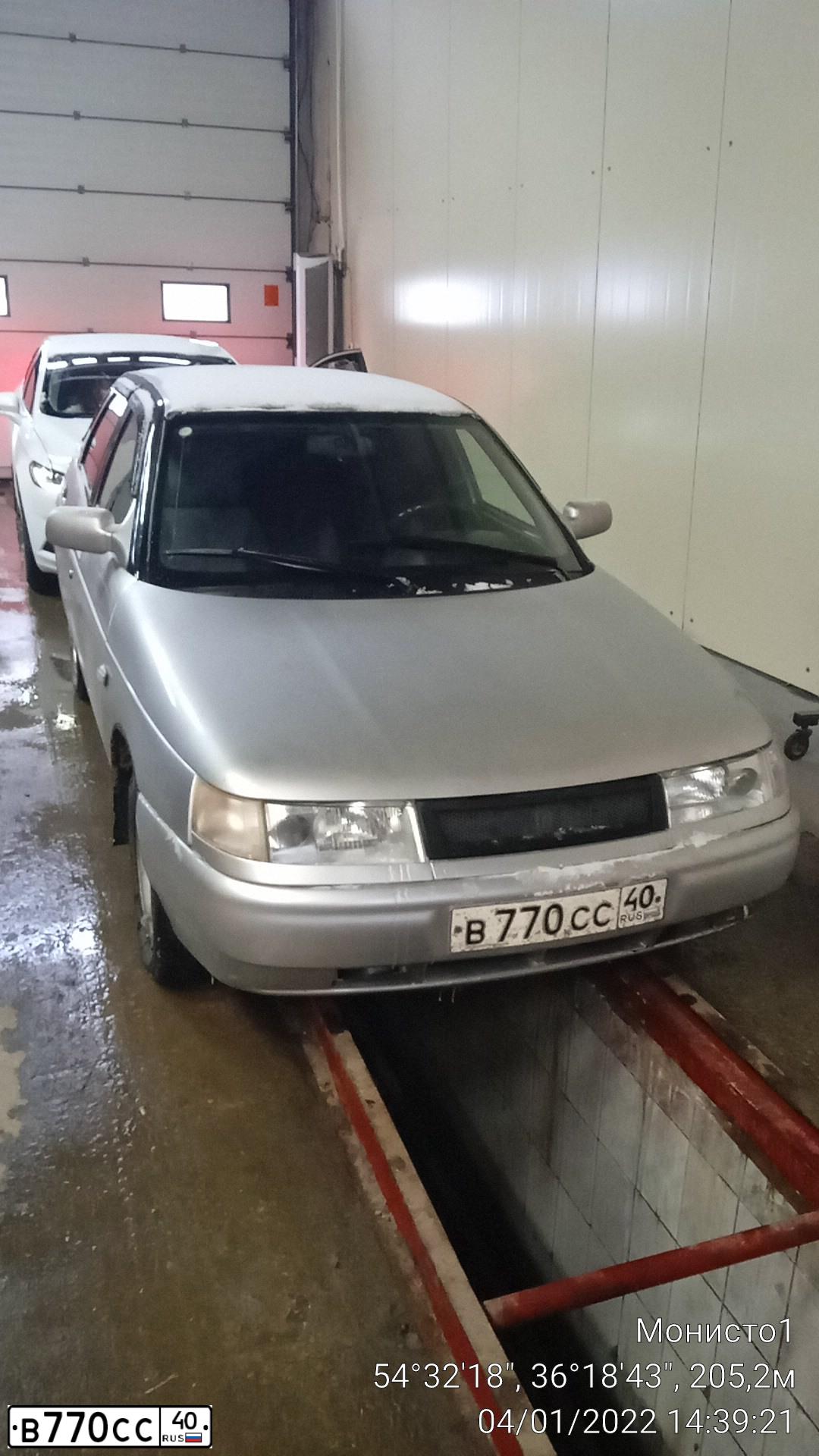 Фото автомобиля LADA 2112, 2004 — госномер В770СС40