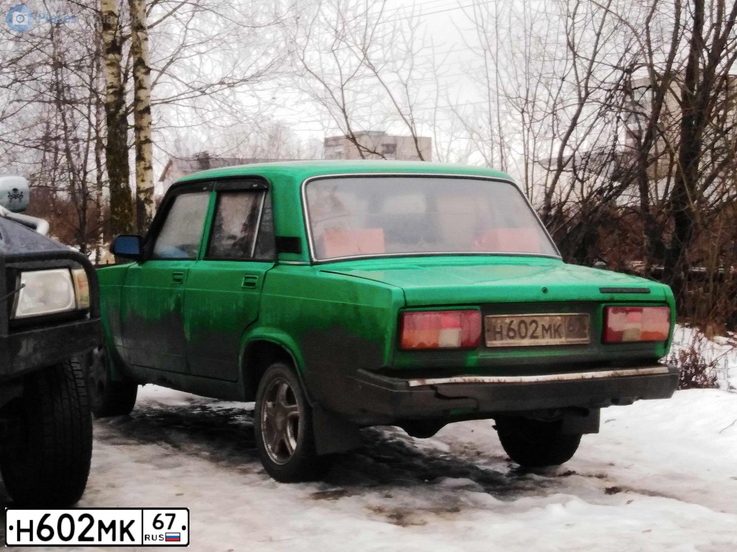 Фото автомобиля LADA 2105, 1982 — госномер Н602МК67. Цвет: ЗЕЛЕНЫЙ