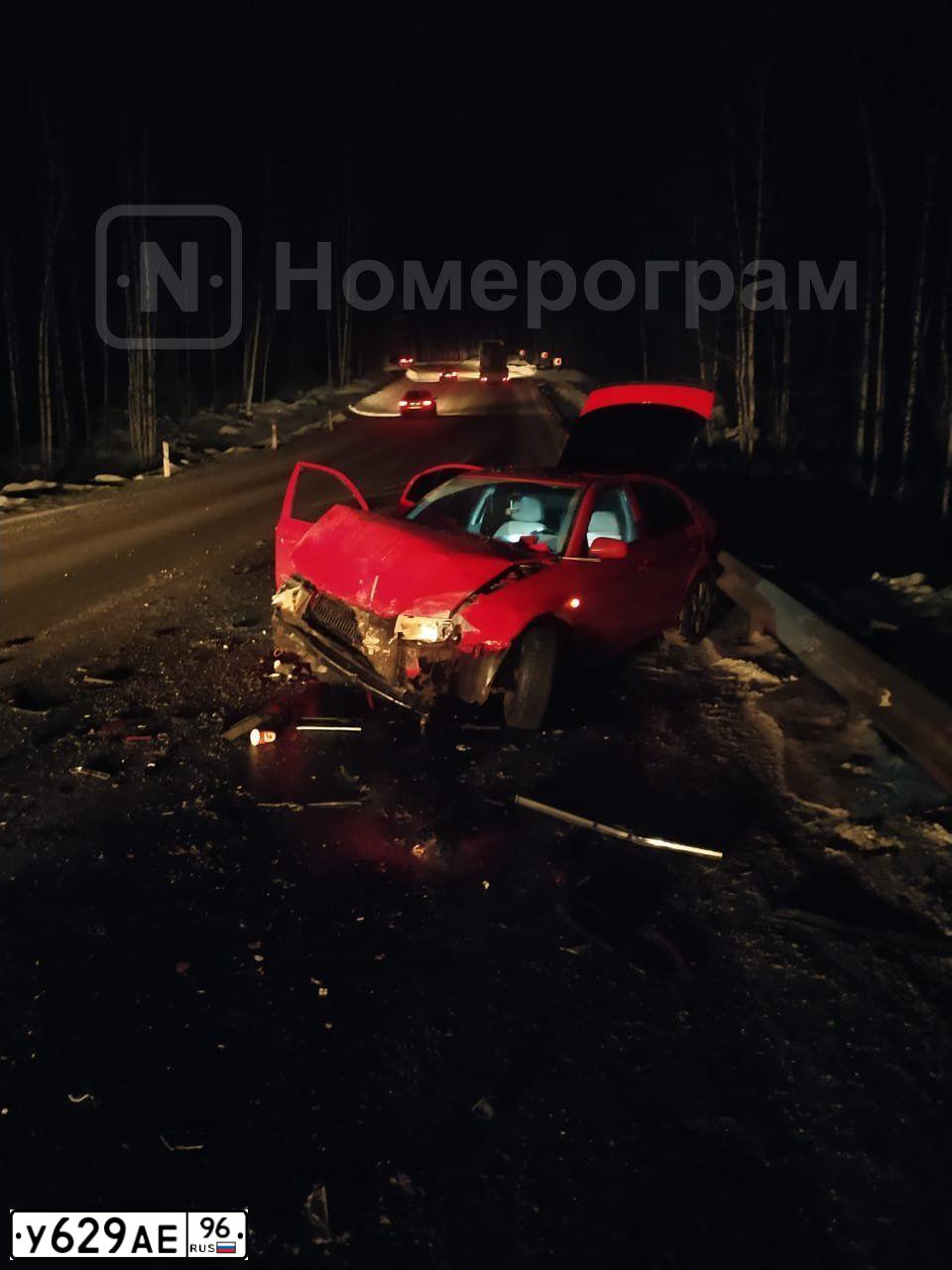 Фото автомобиля SKODA OCTAVIA, 1999 — госномер У629АЕ96. Цвет: Красный
