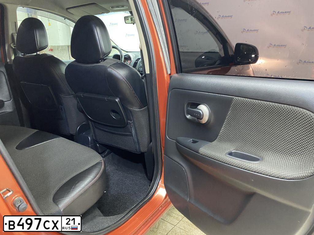 Фото автомобиля NISSAN NOTE, 2007 — госномер Х095ЕА04. Цвет: Коричневый