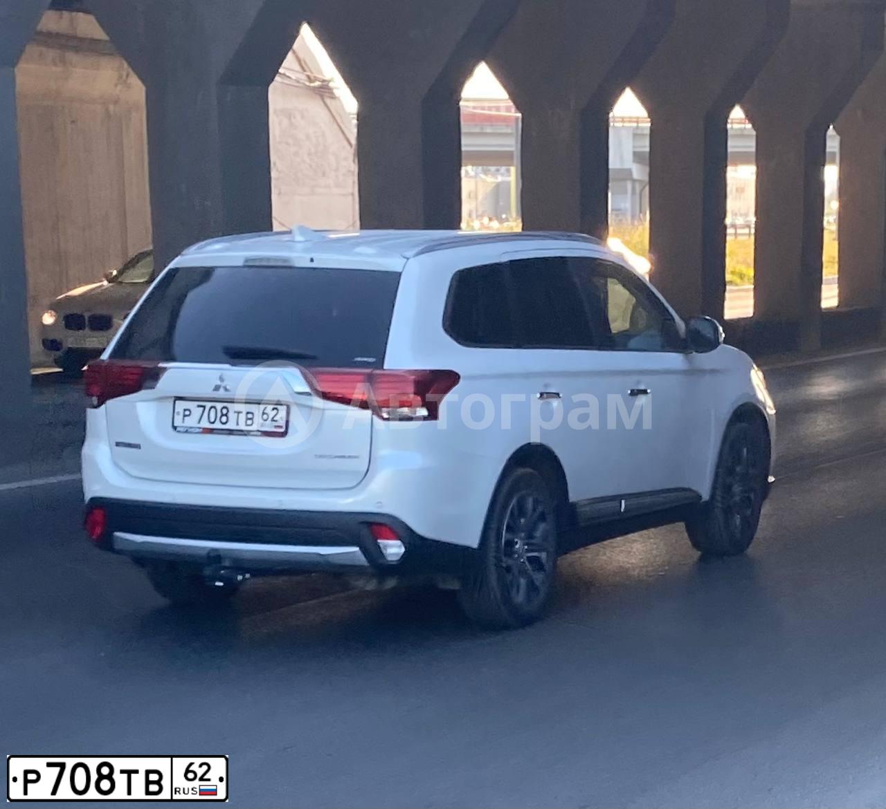 Фото автомобиля MITSUBISHI OUTLANDER, 2018 — госномер Р708ТВ62. Цвет: Белый