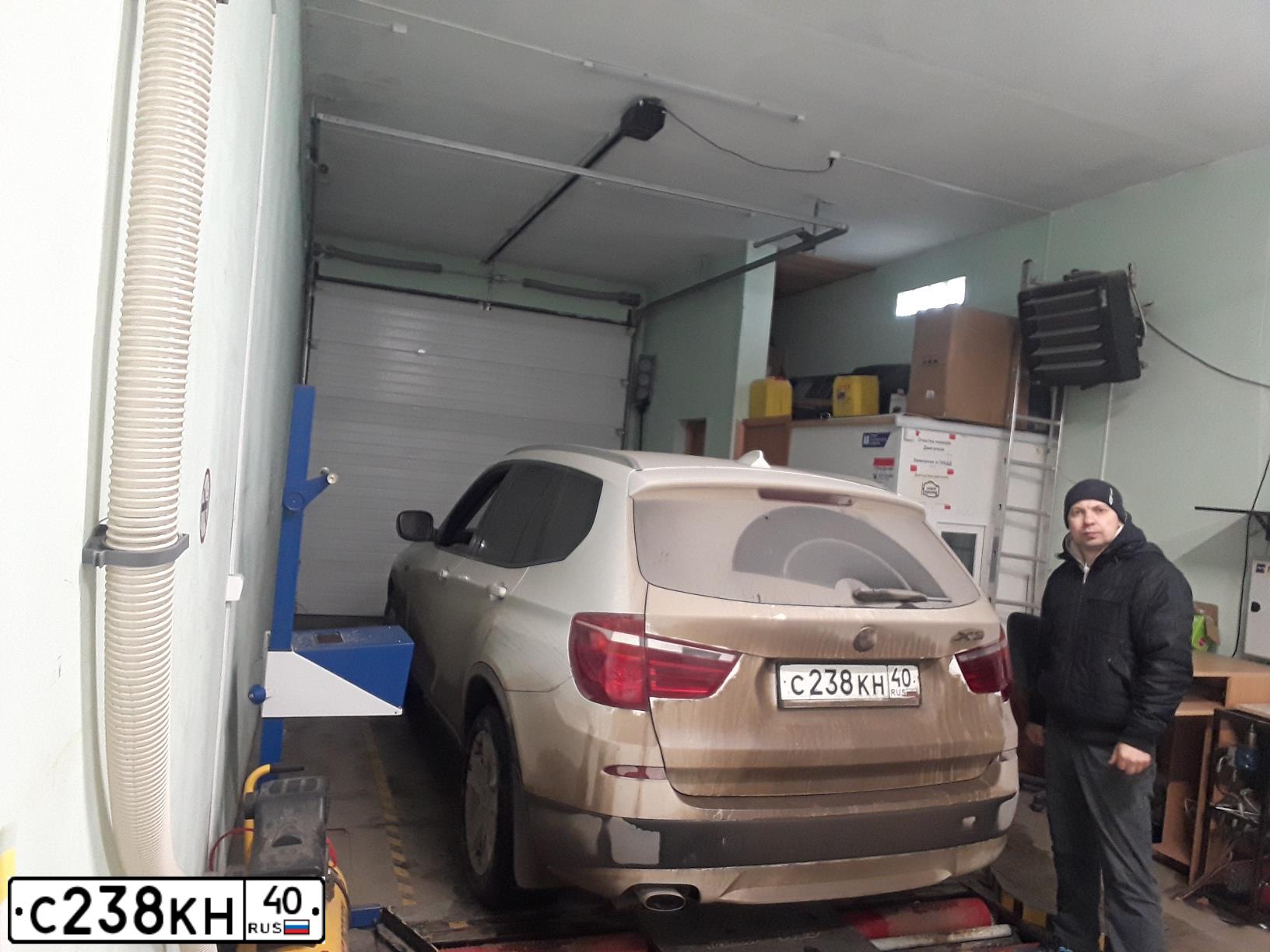 Фото автомобиля BMW X3, 2013 — госномер В435ЕВ774. Цвет: Белый