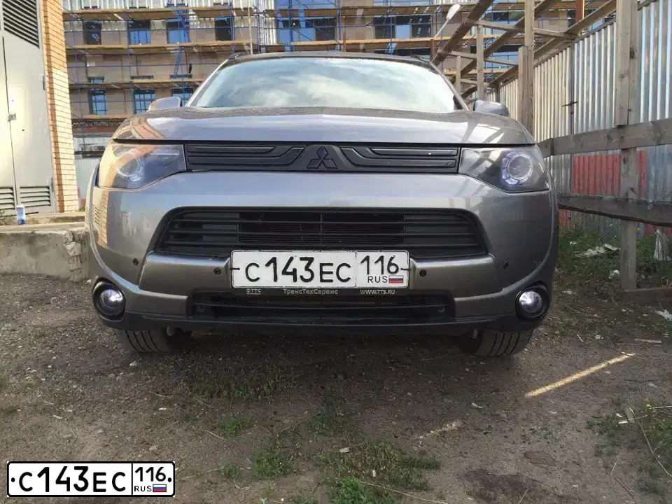 Фото автомобиля MITSUBISHI OUTLANDER, 2012 — госномер К305ММ142. Цвет: СЕРЫЙ