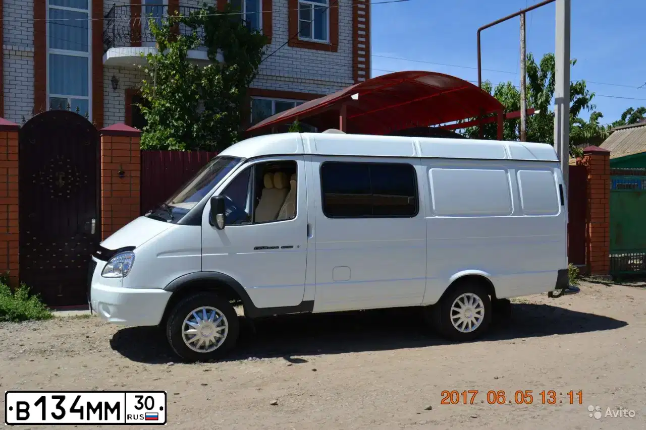 Фото автомобиля GAZ 2705 GAZEL, 2015 — госномер В134ММ30. Цвет: Белый