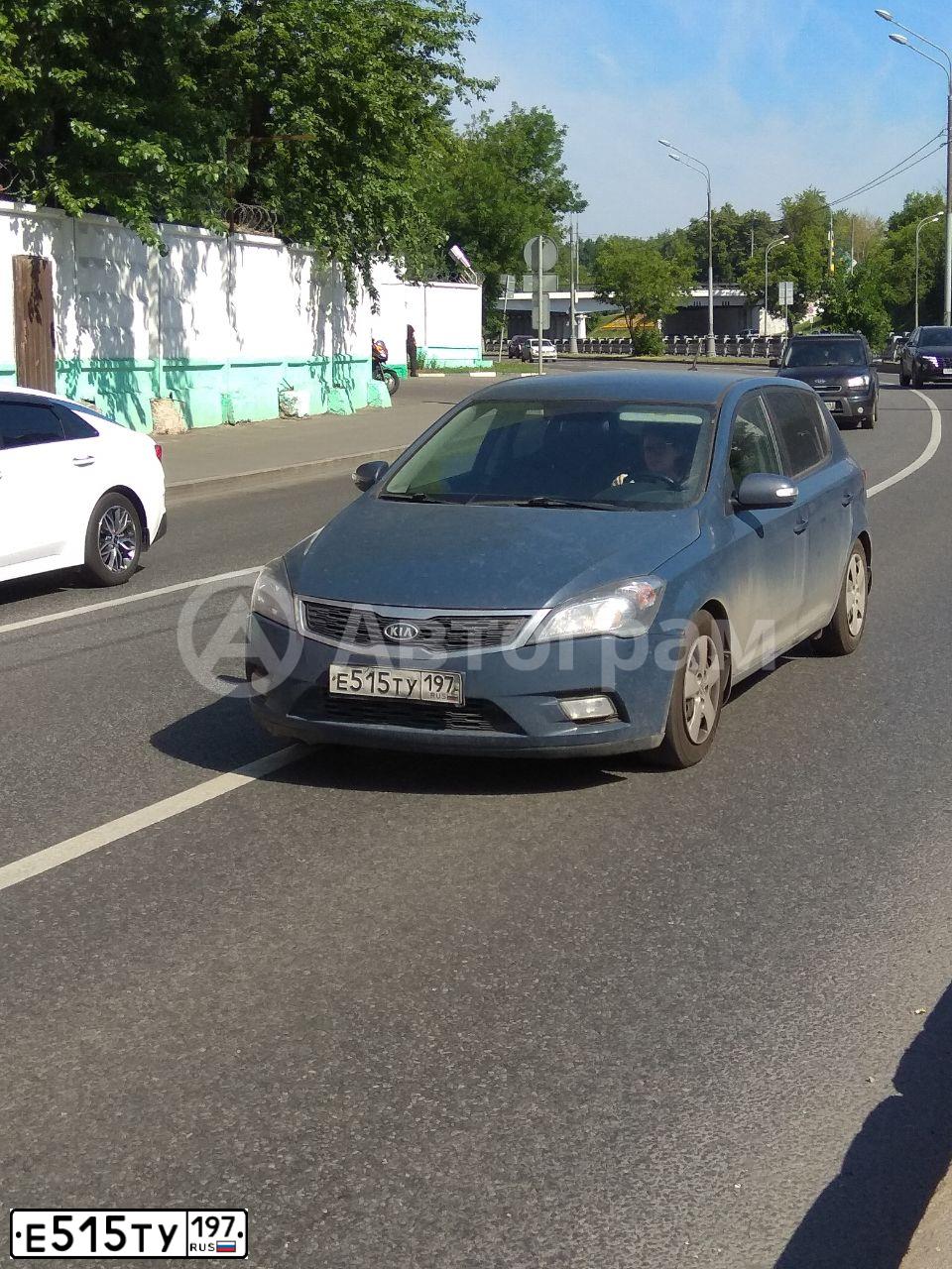 Фото автомобиля KIA CEE'D, 2012 — госномер Е515ТУ197. Цвет: СИНИЙ