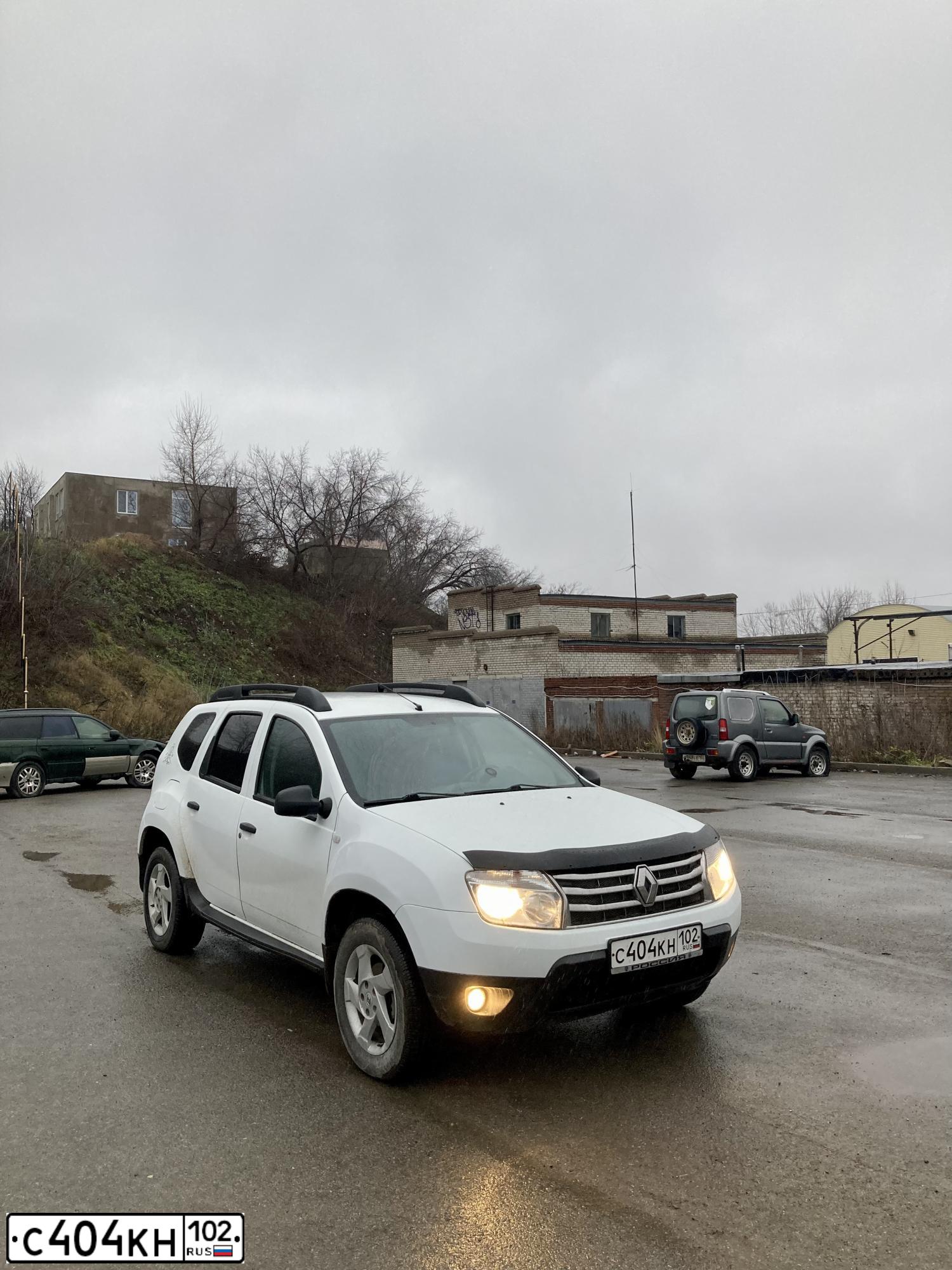 Фото автомобиля RENAULT DUSTER, 2015 — госномер С404КН102. Цвет: БЕЛЫЙ