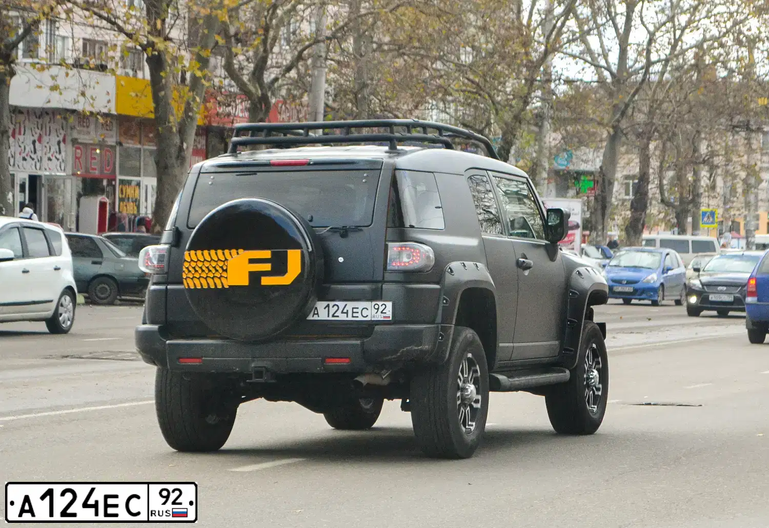 Фото автомобиля ТОЙОТА FJ CRUISER, 2006 — госномер А124ЕС92. Цвет: ЧЕРНЫЙ