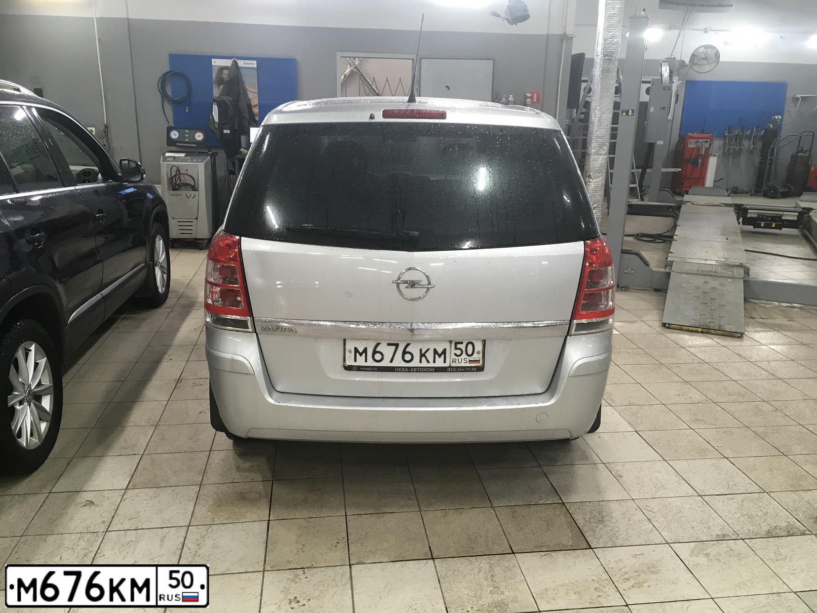 Фото автомобиля OPEL ZAFIRA, 2010 — госномер К644ТВ198. Цвет: Серебристый
