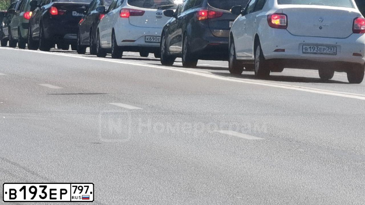 Фото автомобиля RENAULT LOGAN, 2021 — госномер К826ОО716. Цвет: Белый
