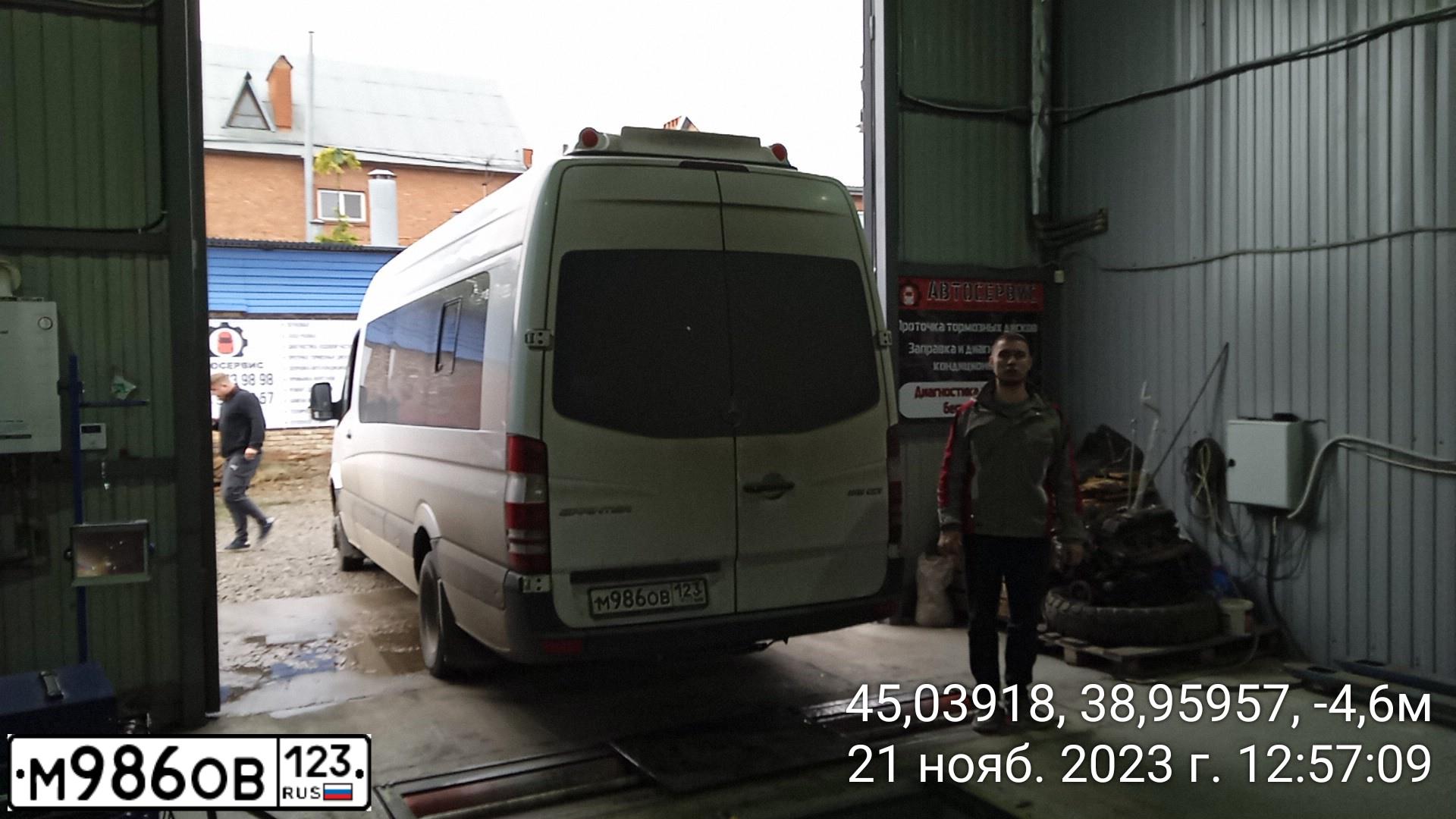 Фото автомобиля NISSAN ALMERA /AVTOVAZ/, 2014 — госномер М986ОВ123. Цвет: Белый
