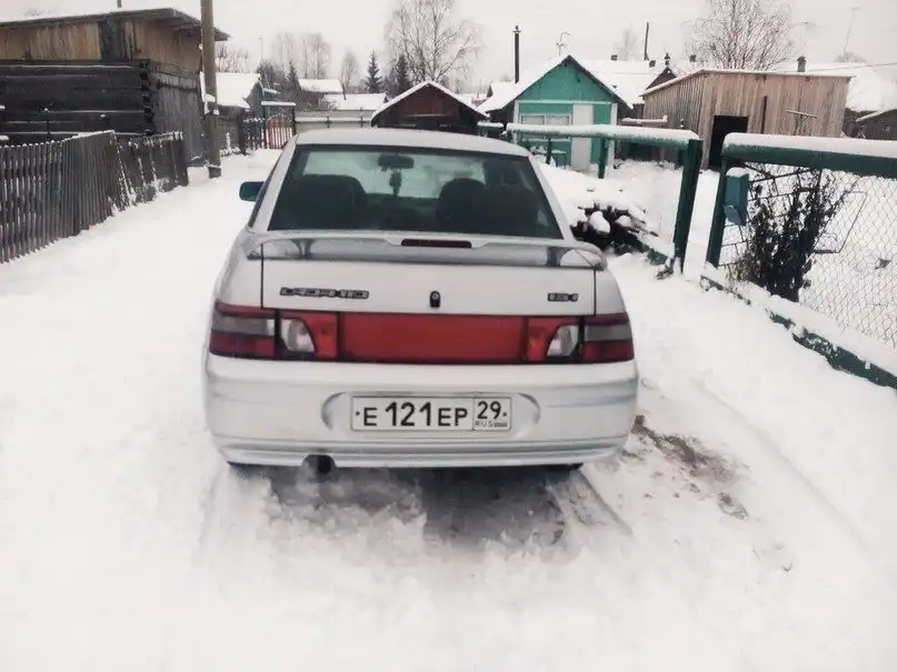 Фото автомобиля LADA 2110, 2006 — госномер О722РР29. Цвет: СВЕТЛО-СЕРЕБРИСТЫЙ МЕТАЛЛ