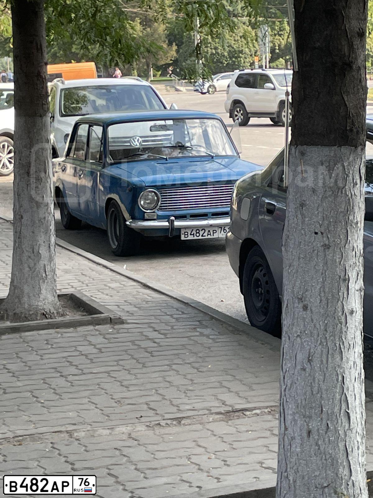 Фото автомобиля LADA 2114 SAMARA, 2013 — госномер Р712СР76. Цвет: СЕРЫЙ
