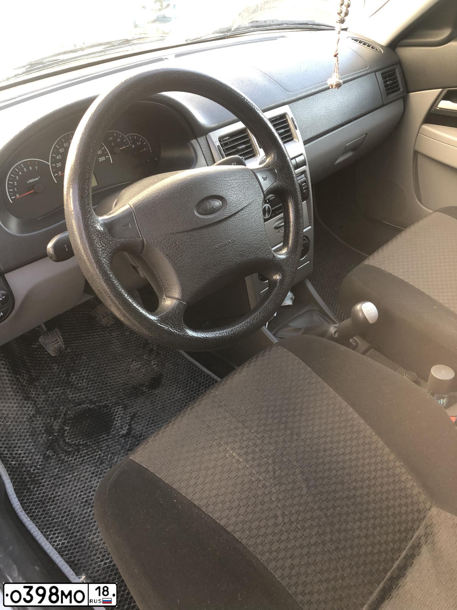 Фото автомобиля LADA 2171 PRIORA, 2011 — госномер В055РН702. Цвет: Белый
