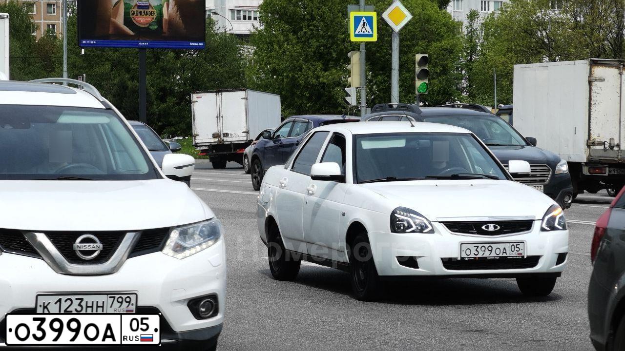 Фото автомобиля LADA 2170 PRIORA, 2012 — госномер Е901АН550. Цвет: Белый
