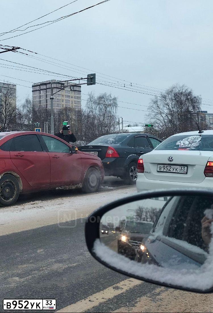 Фото автомобиля VOLKSWAGEN POLO, 2020 — госномер В952УК33. Цвет: Белый