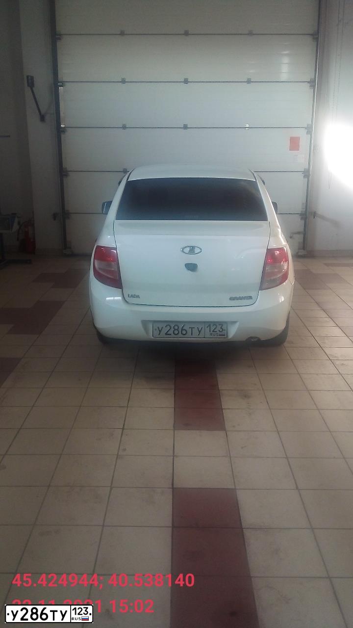 Фото автомобиля LADA 2190 GRANTA, 2013 — госномер У286ТУ123. Цвет: Белый
