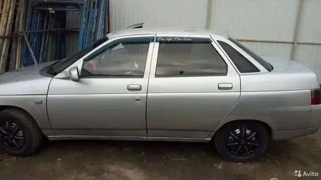 Фото автомобиля LADA 2110 LADA, 2001 — госномер А289АР57. Цвет: Светло-Серебристый металлик