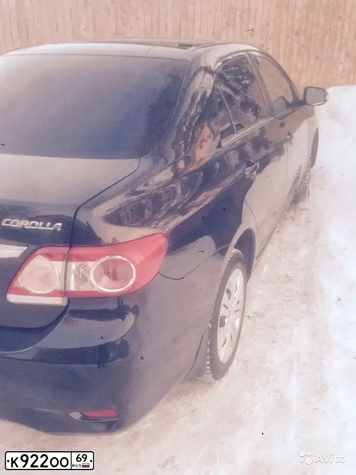 Фото автомобиля TOYOTA COROLLA, 2011 — госномер Е629ТС35. Цвет: ЧЕРНЫЙ
