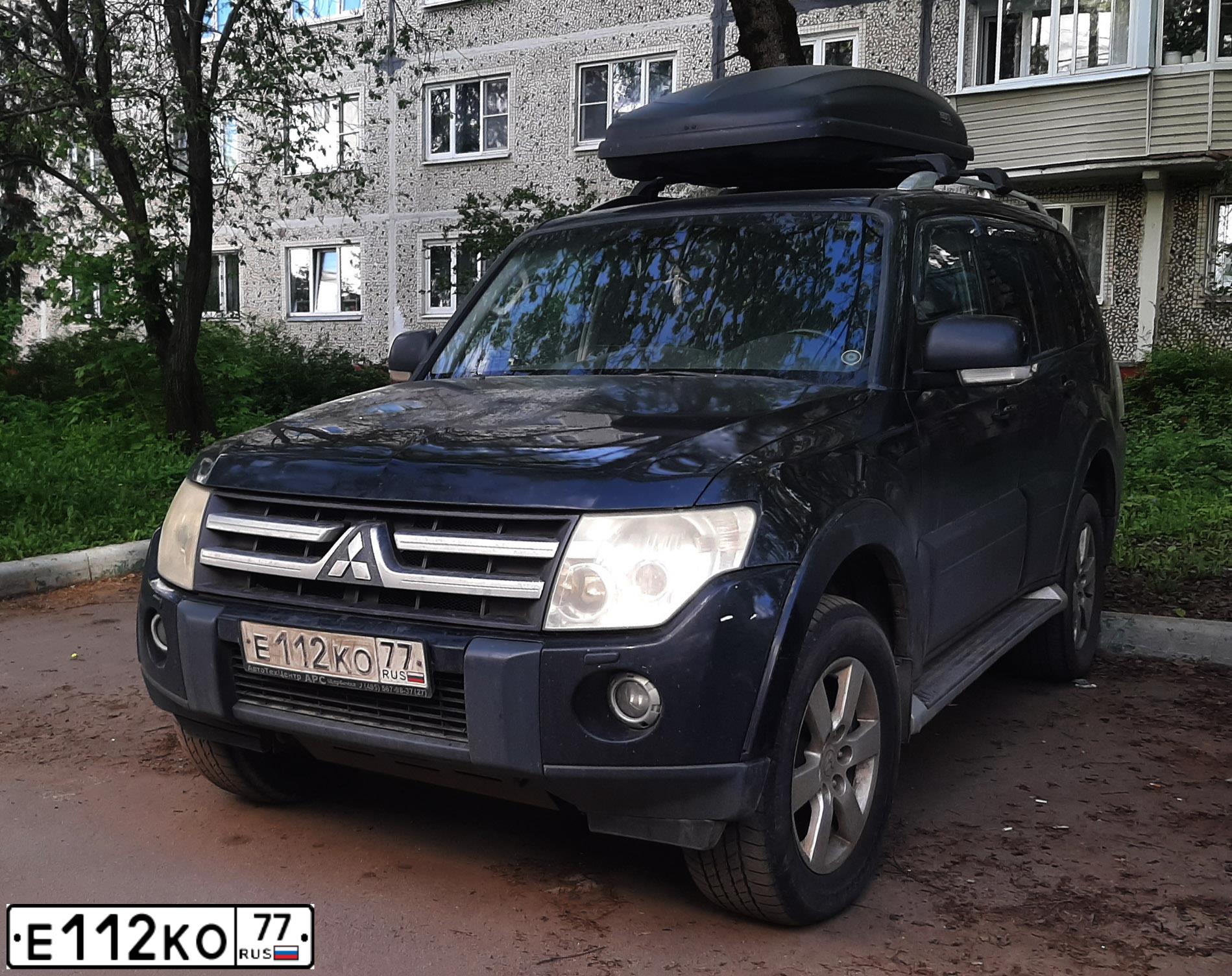Фото автомобиля VOLKSWAGEN TRANSPORTER, 1986 — госномер Е112КО77. Цвет: БЕЛЫЙ