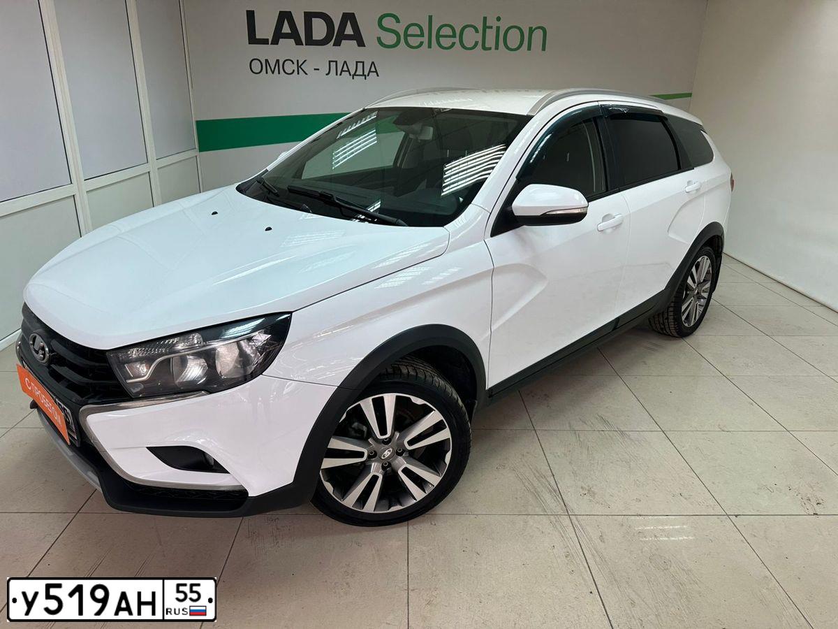Фото автомобиля LADA VESTA, 2018 — госномер У519АН55. Цвет: БЕЛЫЙ