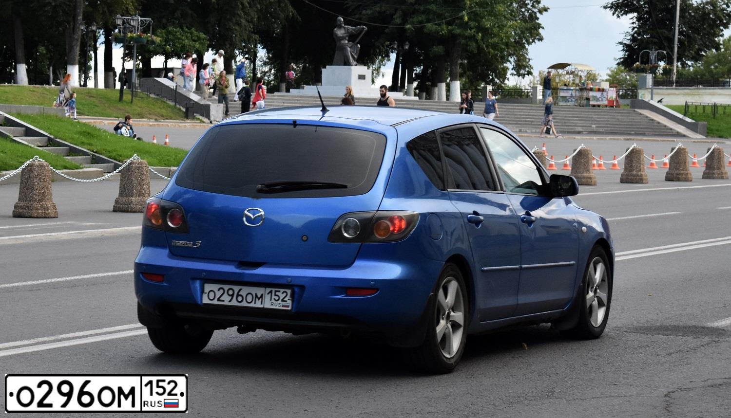 Фото автомобиля MAZDA 3, 2006 — госномер О296ОМ152. Цвет: СВЕТЛО-СИНИЙ