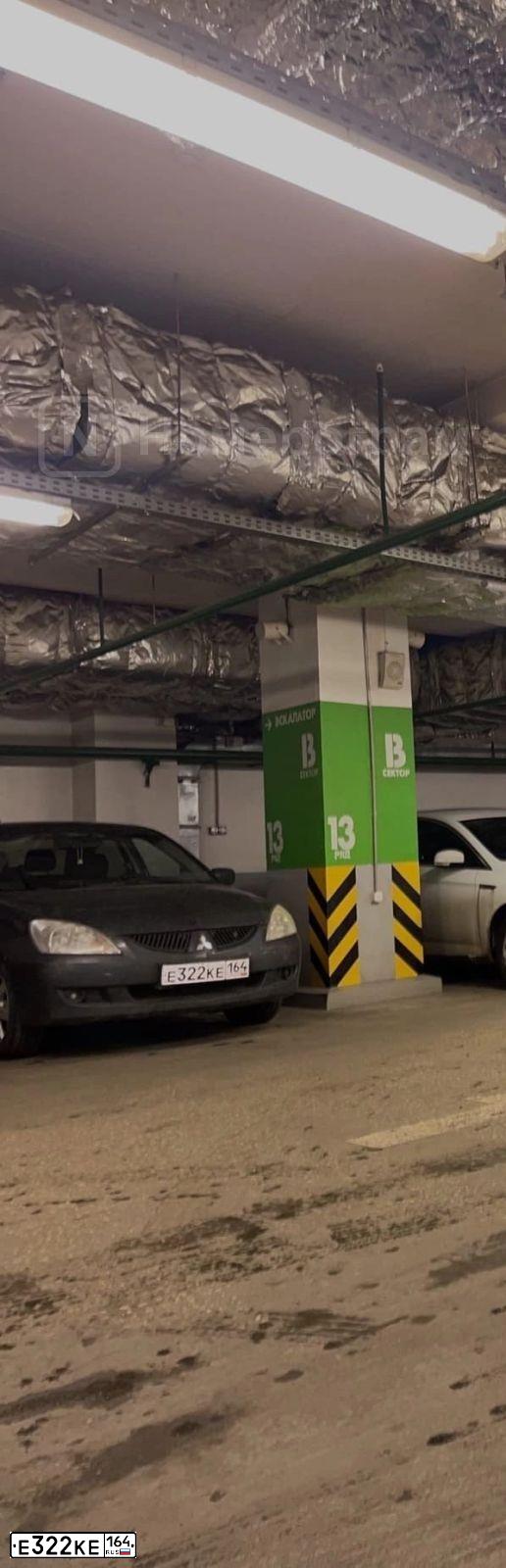 Фото автомобиля MITSUBISHI LANCER, 2004 — госномер Е322КЕ164. Цвет: СЕРЫЙ