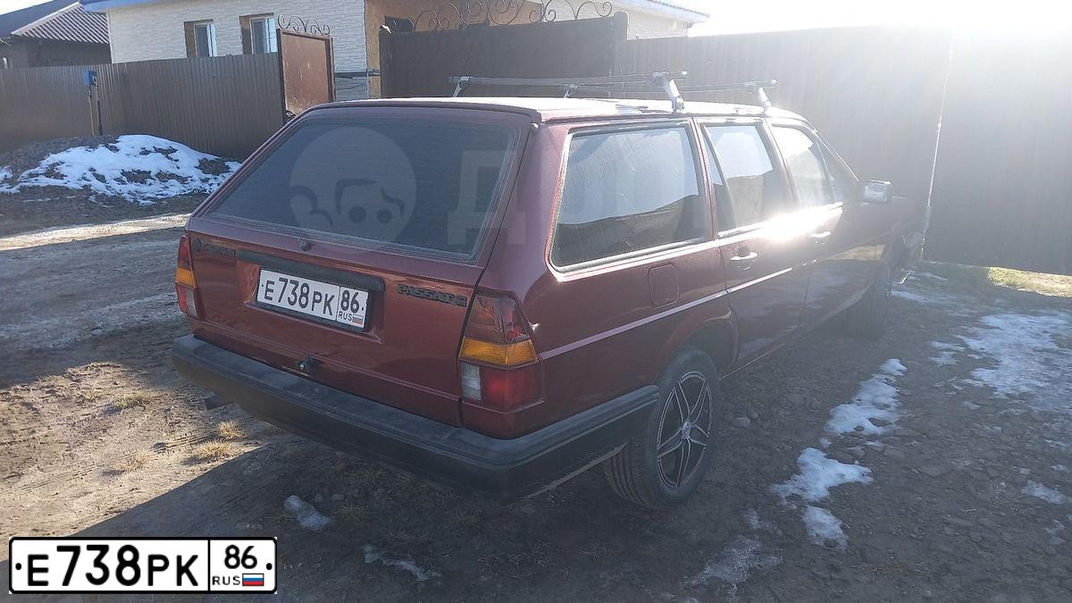 Фото автомобиля VOLKSWAGEN PASSAT, 1985 — госномер А052КУ172. Цвет: Красный