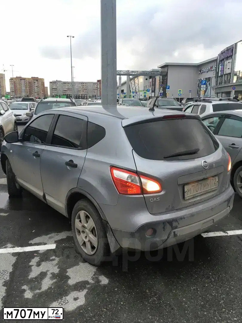 Фото автомобиля NISSAN QASHQAI, 2010 — госномер М707МУ72. Цвет: СЕРЫЙ
