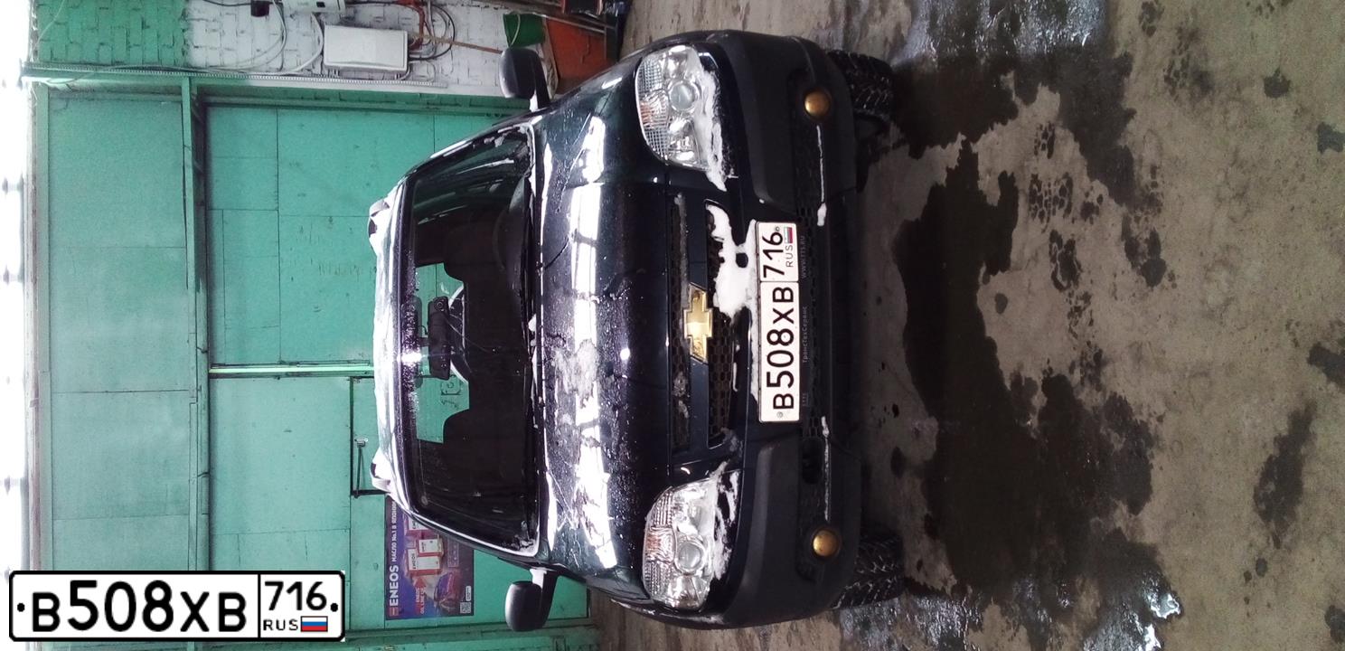Фото автомобиля CHEVROLET T NIVA, 2012 — госномер В508ХВ716. Цвет: СИНИЙ МЕТАЛЛИК