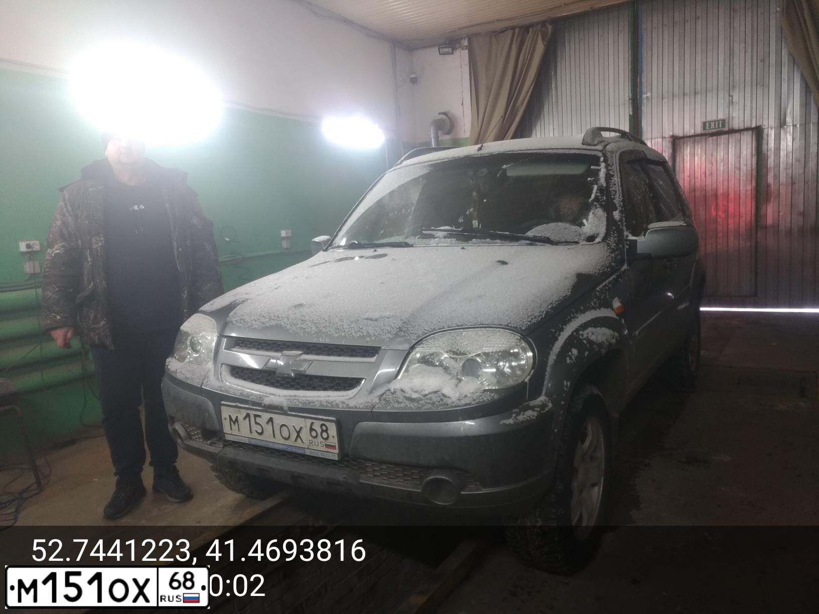 Фото автомобиля CHEVROLET NIVA, 2010 — госномер М151ОХ68. Цвет: ТЕМНО-СЕРЫЙ МЕТАЛЛИК