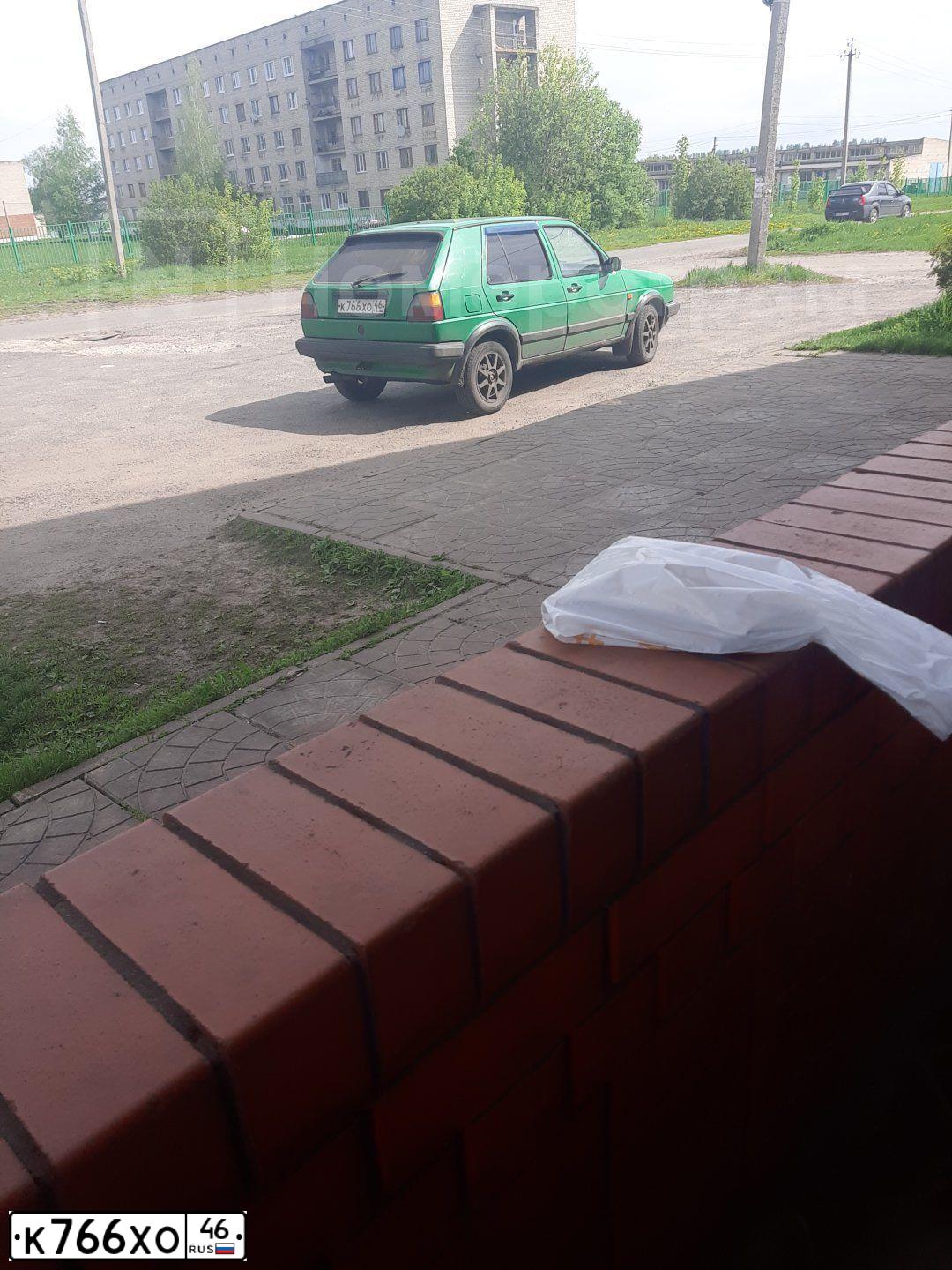 Фото автомобиля VOLKSWAGEN GOLF, 1985 — госномер К766ХО46. Цвет: ЗЕЛЕНЫЙ