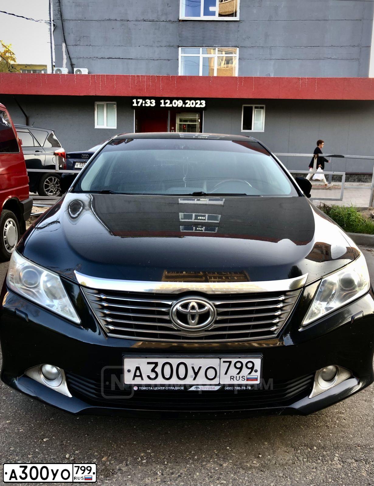 Фото автомобиля TOYOTA CAMRY, 2011 — госномер К300РУ86. Цвет: ЧЕРНЫЙ