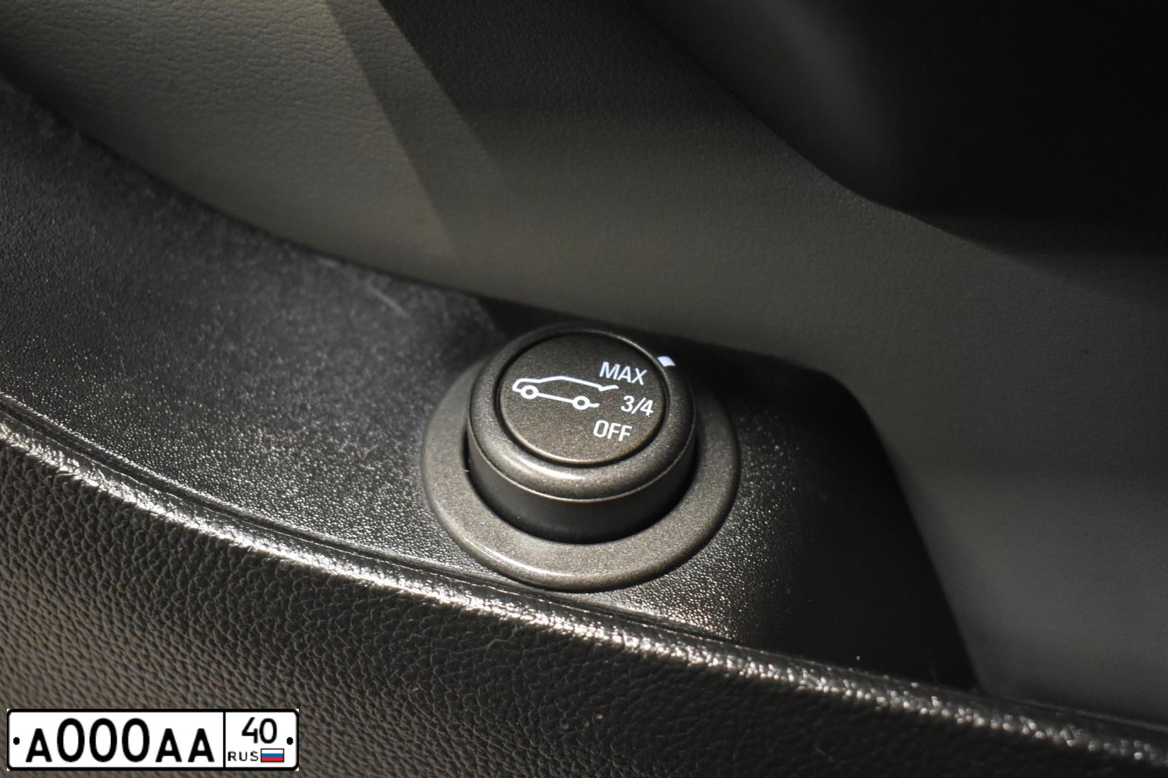 Фото автомобиля VOLKSWAGEN POLO, 2013 — госномер Н027ОТ40. Цвет: Серебристый