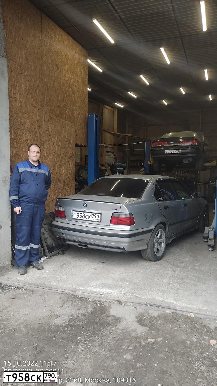 Фото автомобиля BMW SERIE 3, 1997 — госномер А313ЕМ190. Цвет: СЕРЕБРИСТЫЙ
