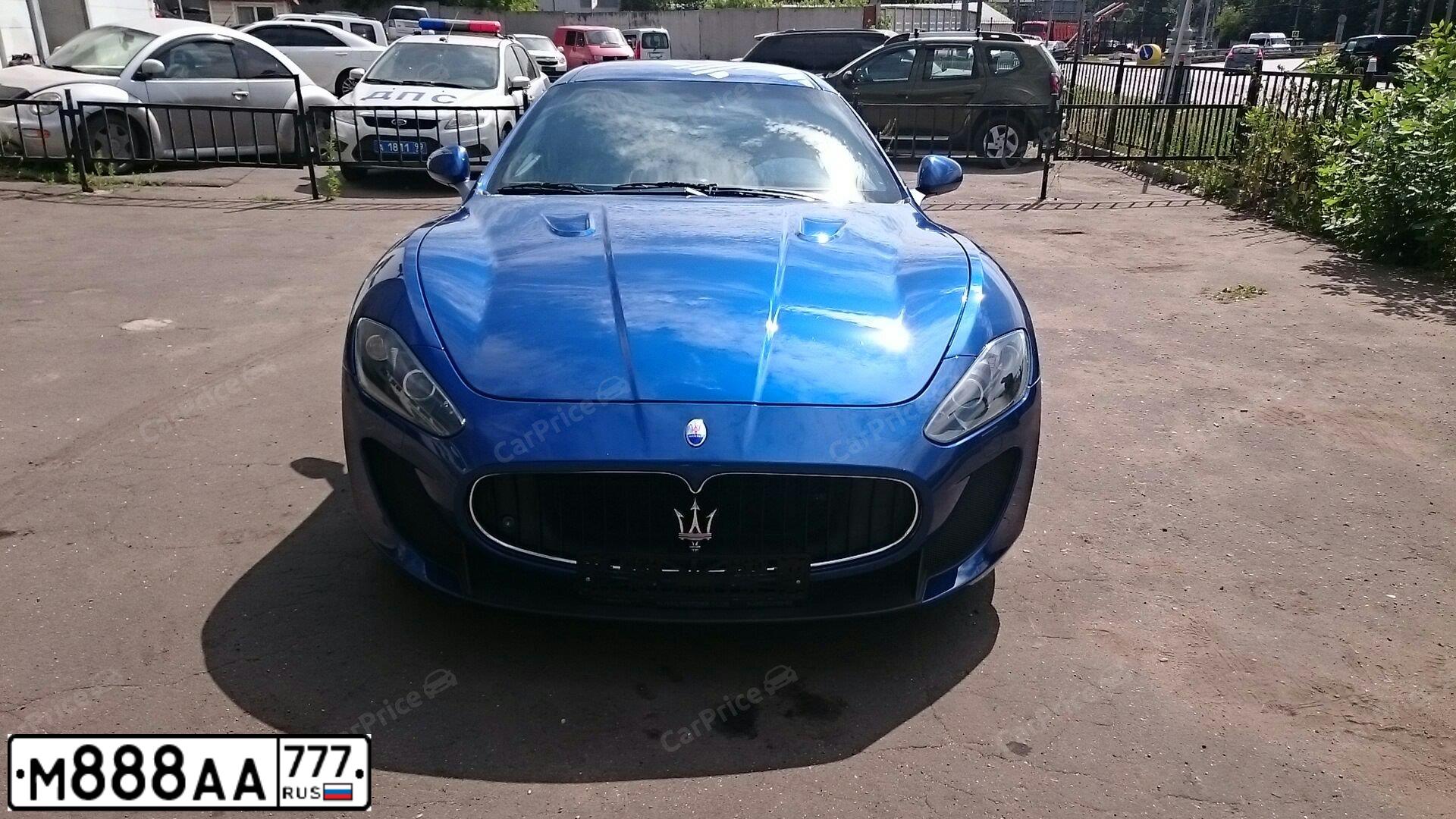 Фото автомобиля MASERATI GRANTURISMO, 2011 — госномер М888АА777. Цвет: синий