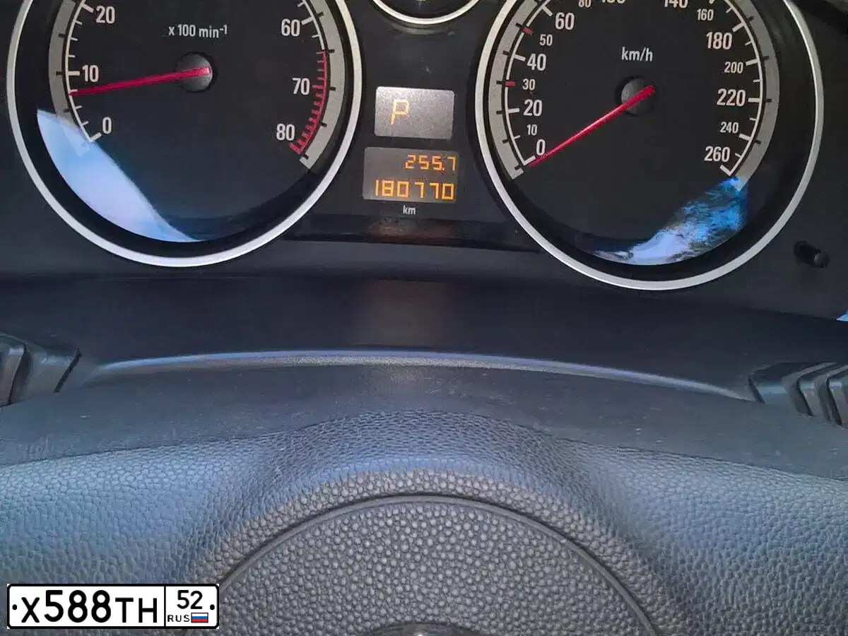Фото автомобиля OPEL ASTRA, 2008 — госномер Х588ТН52. Цвет: БЕЖЕВЫЙ