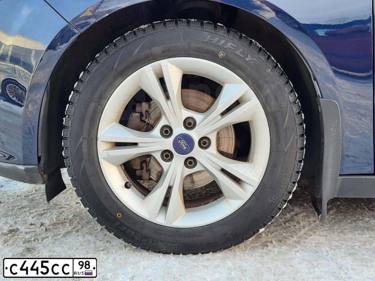 Фото автомобиля RENAULT LOGAN, 2011 — госномер Е952РХ69. Цвет: синий