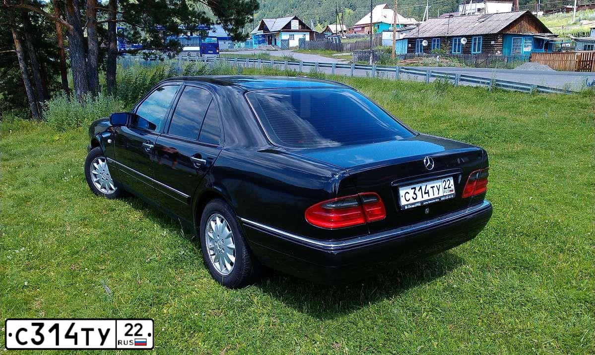 Фото автомобиля MERCEDES E-KLASSE, 1998 — госномер С314ТВ22. Цвет: ЧЕРНЫЙ