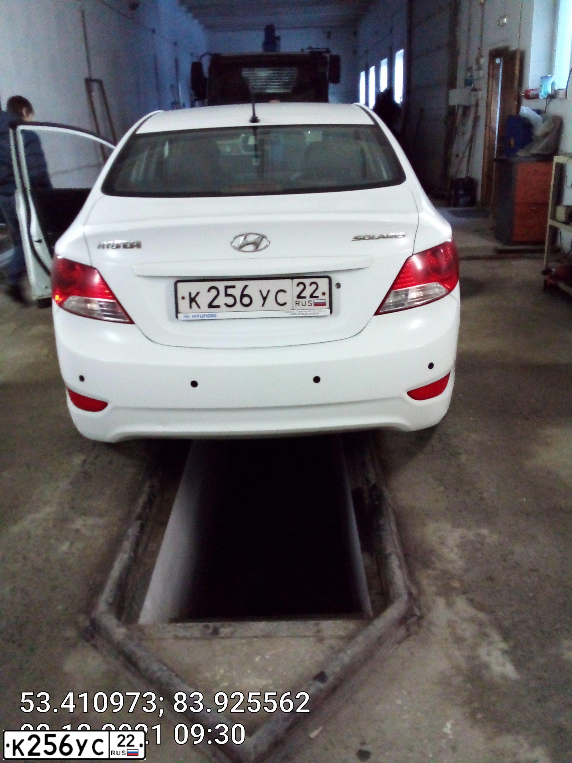 Фото автомобиля HYUNDAI SOLARIS, 2012 — госномер К256УС22. Цвет: БЕЛЫЙ