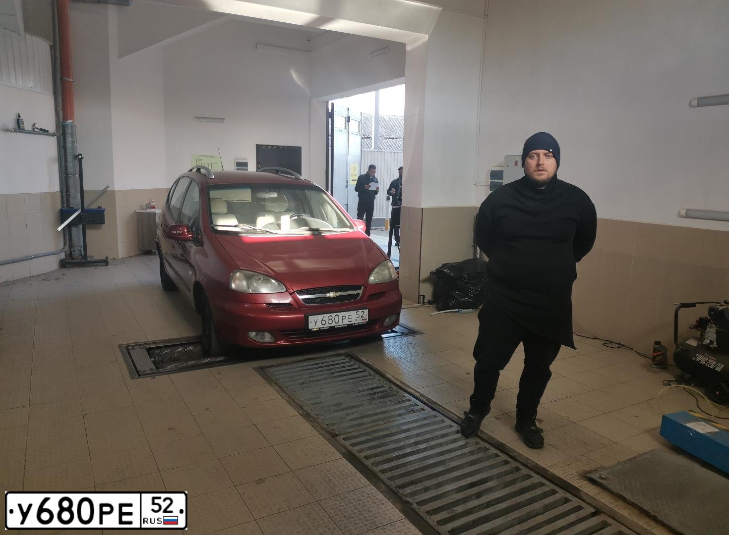 Фото автомобиля CHEVROLET REZZO, 2007 — госномер У680РЕ52. Цвет: ТЕМНО-КРАСНЫЙ