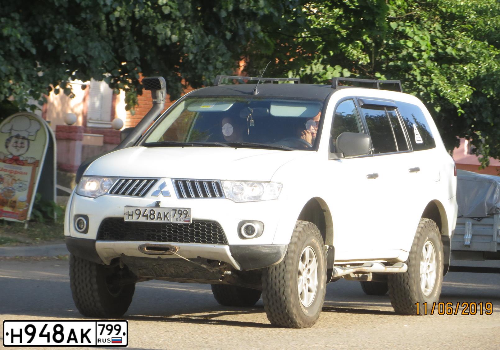 Фото автомобиля MITSUBISHI PAJERO SPORT, 2012 — госномер С912ХТ77. Цвет: Белый