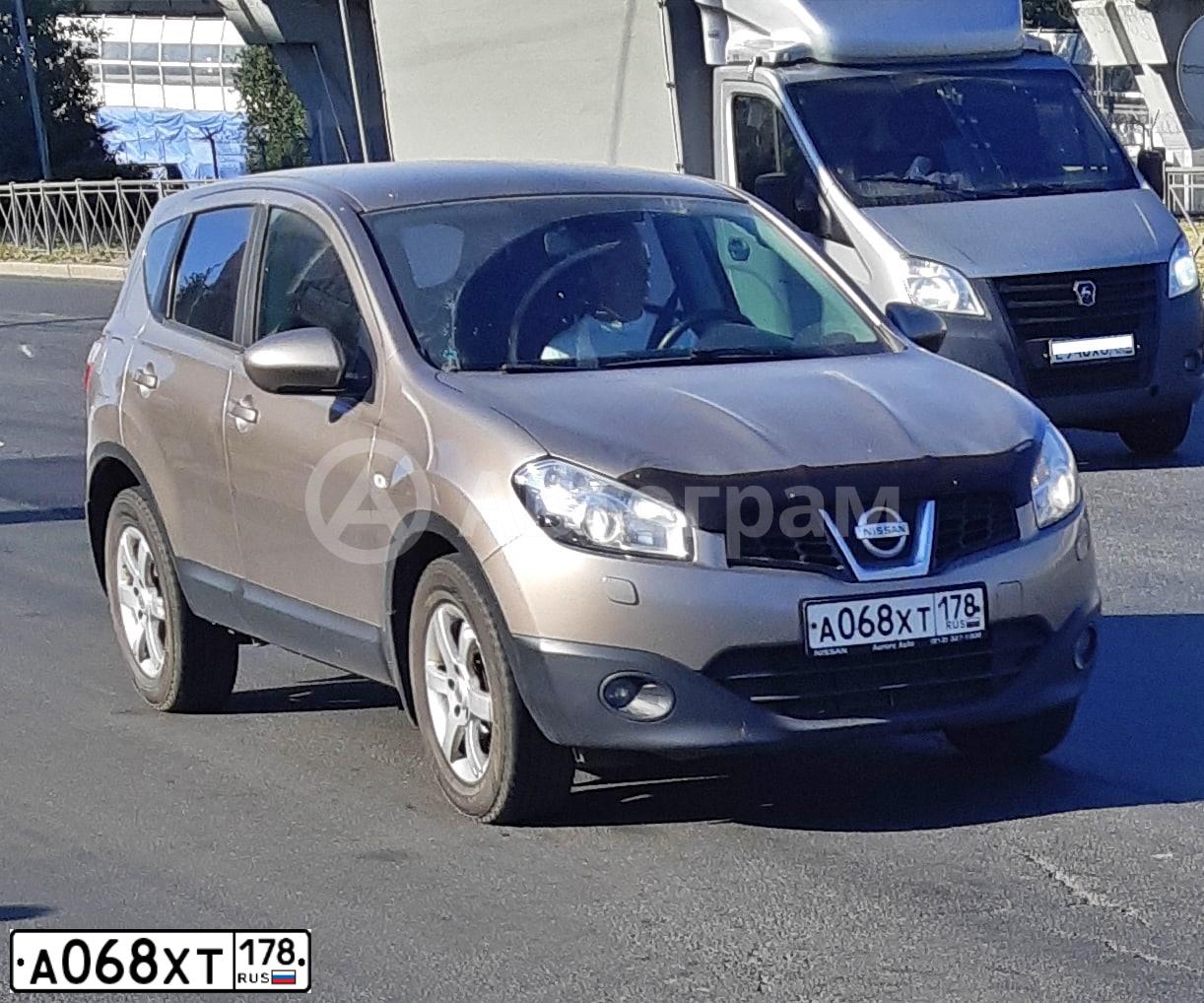 Фото автомобиля NISSAN QASHQAI, 2010 — госномер А068ХТ178. Цвет: СВЕТЛО-КОРИЧНЕВЫЙ