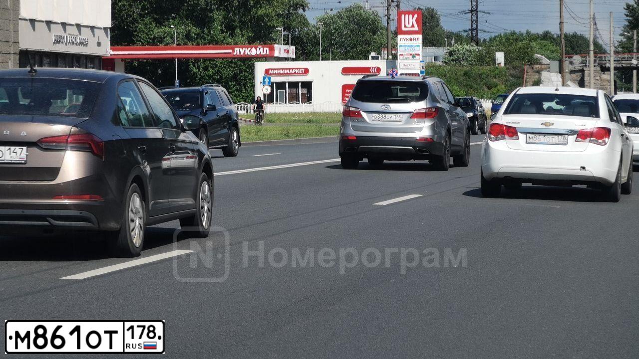 Фото автомобиля CHEVROLET CRUZE, 2012 — госномер М861ОТ178. Цвет: БЕЛЫЙ