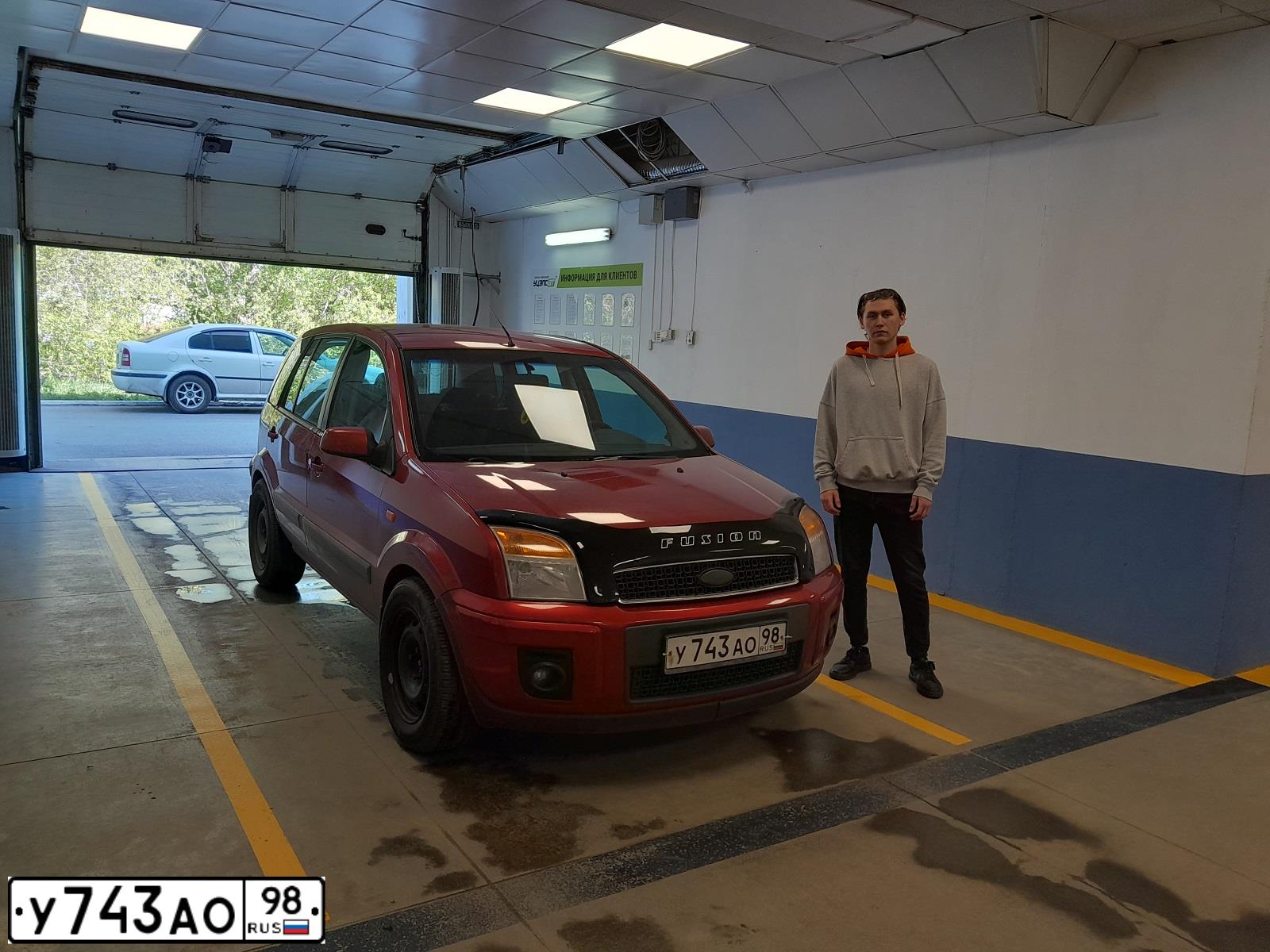 Фото автомобиля FORD FUSION, 2008 — госномер Т973ТО196. Цвет: КРАСНО-ОРАНЖЕВЫЙ