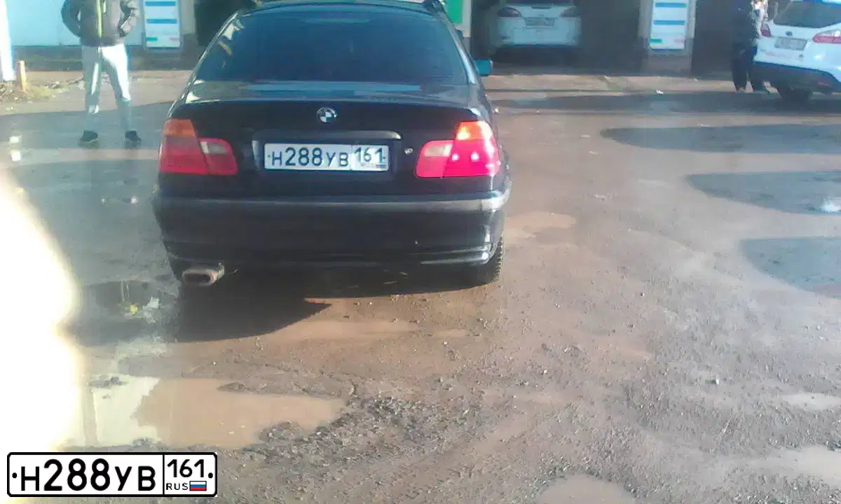 Фото автомобиля BMW SERIE 3, 1999 — госномер Н288УВ161. Цвет: СИНИЙ ТЕМНЫЙ